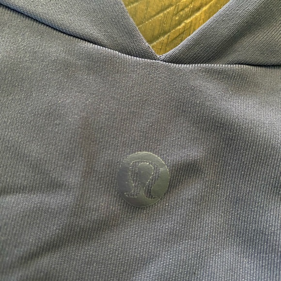 Lulu tank flowy material - Picture 2 of 2